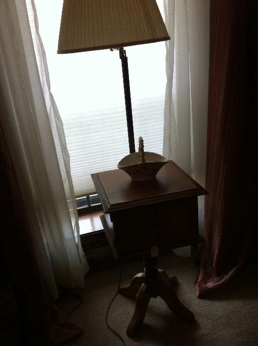                                       lamp- table
