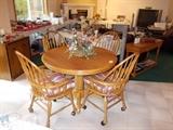 Oak dinette set with leaf and 4 chairs