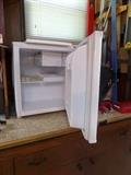 APT. SIZE FRIDGE - GREAT CONDITION - VERY CLEAN