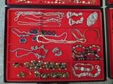 Jewelery & costume pieces - excellent condition