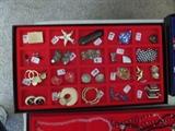Jewelery & costume pieces - excellent condition