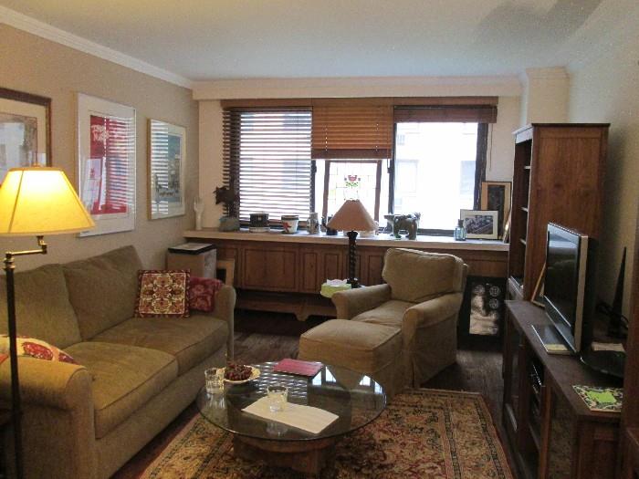 Welcome to this pristine elegant apartment near UNION SQUARE for a rare Manhattan tag sale event!