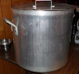 Huge cooker, appx 60 qts.