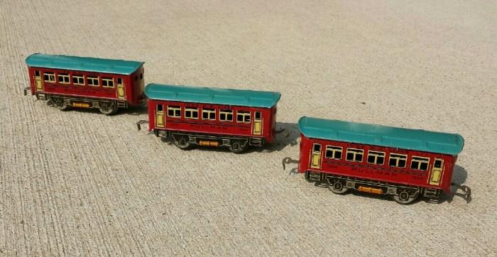 JUST ADDED to SALE 7/28 ! 3 Marx Pullman Cars, selling as a set