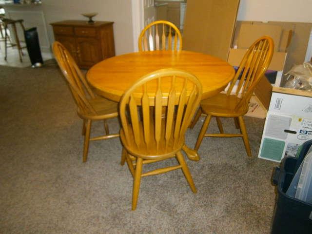 OAK TABLE AND 6 CHAIRS TWO OR CAPTAINS