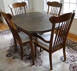 Dining table / 4 chairs (leaves) $ 400.00