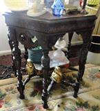 Antique accent table $ 80.00