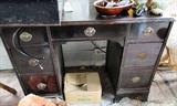 Antique desk $ 20.00