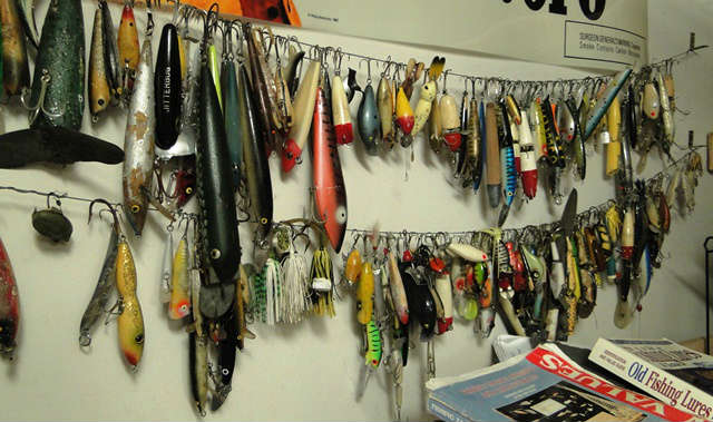 Lure lots - various prices depending on amount, age and condition of lures.