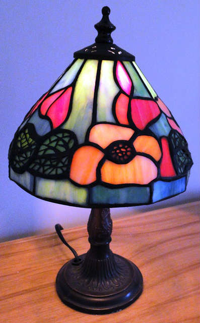 Tiffany style small lamp $ 20.00