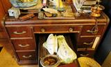 Antique desk $ 100.00