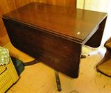Duncan Phyfe Drop Leaf Table $ 200.00