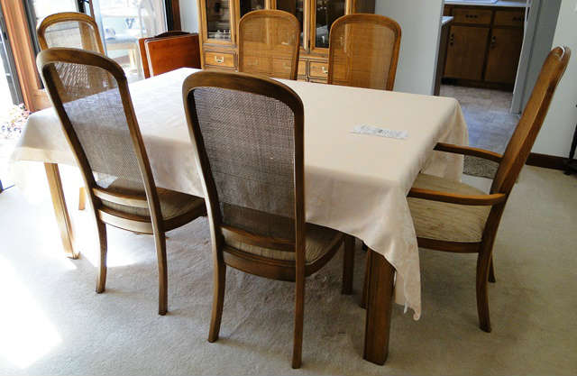 Dining Table - 6 chairs / 2 leaves $ 460.00