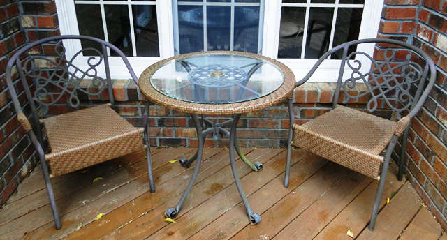 Outdoor glass table / 2 chairs. $ 80.00