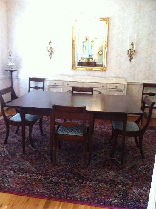 Solid wood vintage dining table / 6 chairs - $ 500.00
