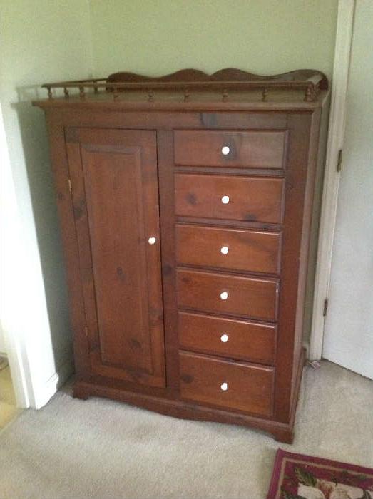 Vintage Wardrobe - $ 350.00 (will not reduce 50 % second day)