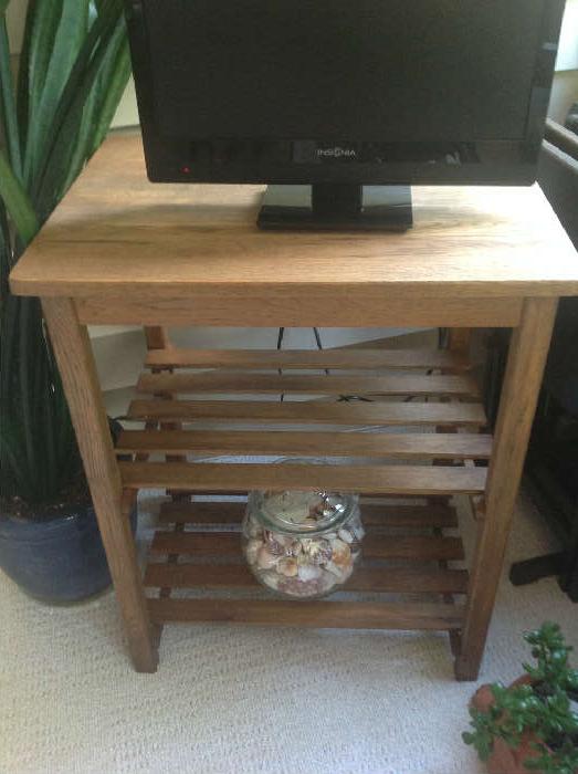TV stand $ 40.00