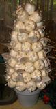 Lots of beautiful Christmas decorations, dining accessories and more !
