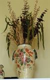 Item LR24 - Large vase w dried flowers $ 80.00