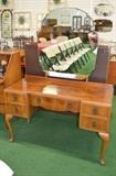 Queen Anne Dressing Table with Mirror