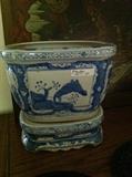                          Asian blue & white planter