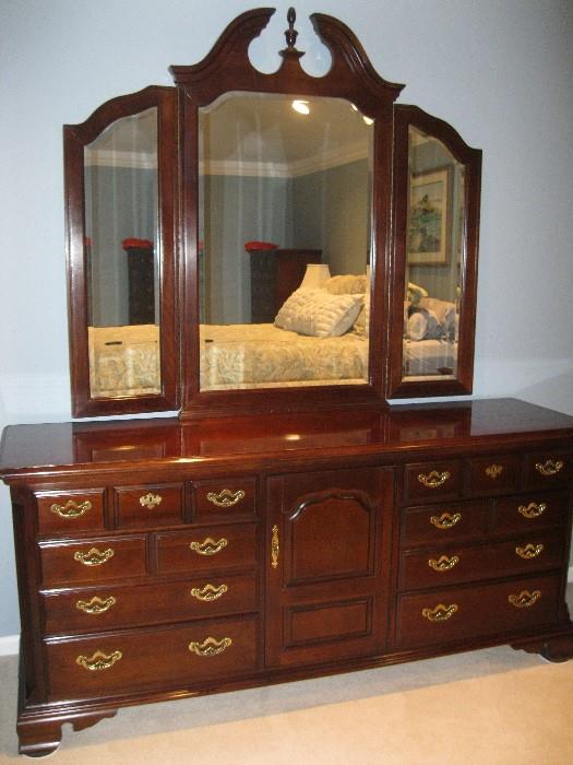 Thomasville tri-dresser with mirror - $475