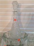 Stunning glass wine decanter with rose motif. Perfect!