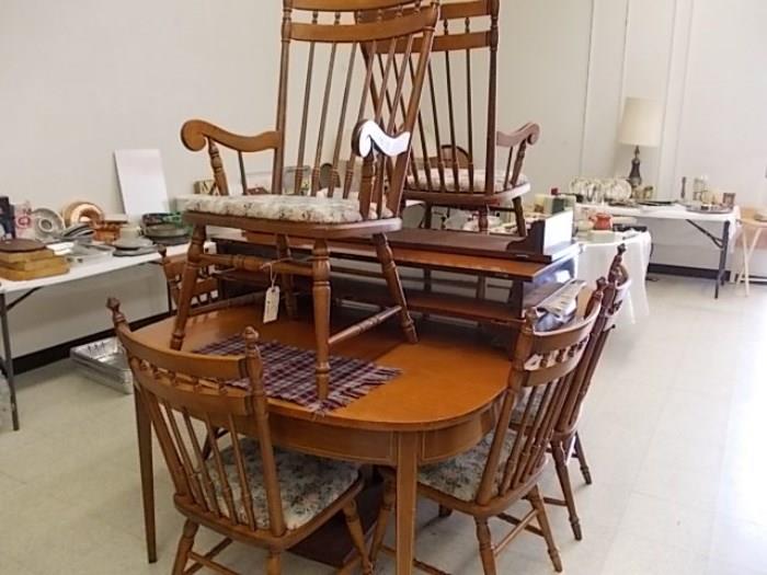 Maple dining room set with 8 chairs and 3 leafs.