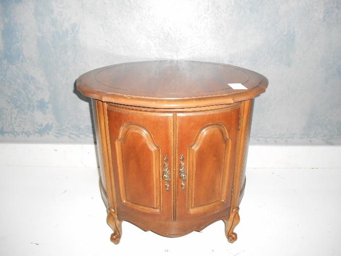 French Provincial End Table 