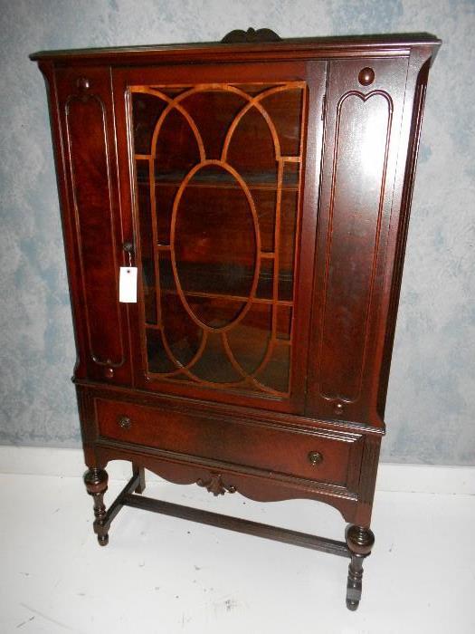 Clean China or Curio Cabinet