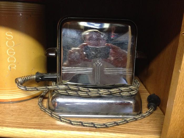 Vintage toaster (Circa 50s/60s)