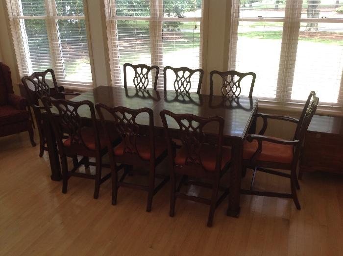 Solid Wood Dining Table with 10 Chairs / Leaf - BEAUTIFUL !!  $ 600.00
