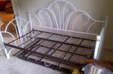 Metal daybed with trundle