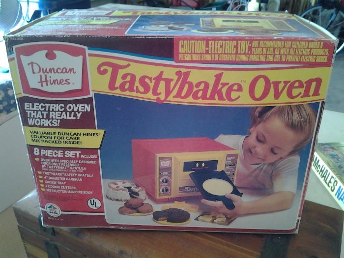 Vintage Tastybake Oven