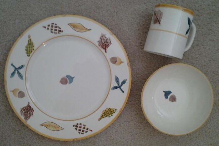 Bath and Body Works At Home Dinnerware 2001 - Portugal 8 Place Settings