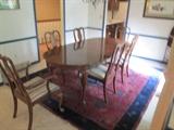Wonderful dining set, table six chairs and leaves