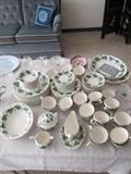 Wedgewood Napoleon Ivy set of china   98 pieces
