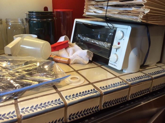 Reed & Barton flatware. Toaster 