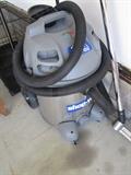 Shop vacuum