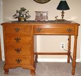 Kling Hard Rock Maple Vanity/Desk