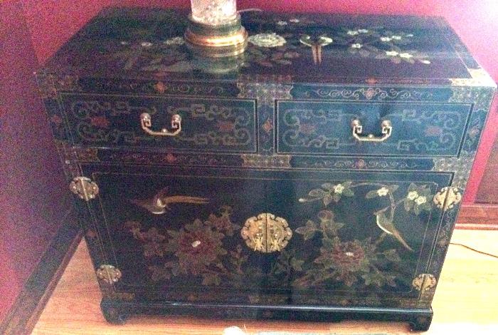 Another photo of Oriental chest