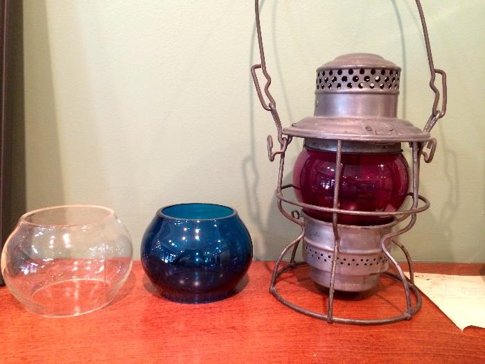 Norfolk Southern Railroad lantern w/clear, red & rear  blue glass shades