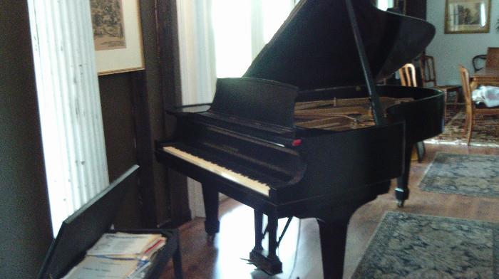 Stunning STEINWAY large baby grand piano with bench in excellent condition!!!