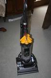 DYSON VACUUM