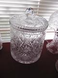 BEAUTIFUL CRYSTAL BISCIT JAR