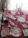 ASSORTED CRYSTAL & GLASSWARE PIECES
