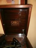 1923 Victrola in pristine cabinet