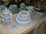WEDGWOOD CHINA - Etruria & Barlaston - Embossed Queen's Ware - GORGEOUS!
Service for eight plus serving bowls, candle holders, and compote
