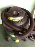 Shop vac with blower