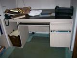 Great for a home office also has matchng printer stand